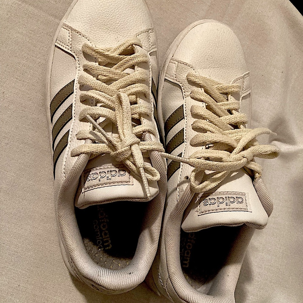 Adidas 7.5 US white with silver 3 stripes